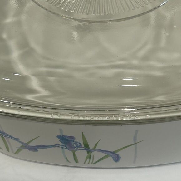 Corning Ware Casserole Dish Shadow Iris Pattern 2.0 liter White Purple Green USA - Picture 11 of 12